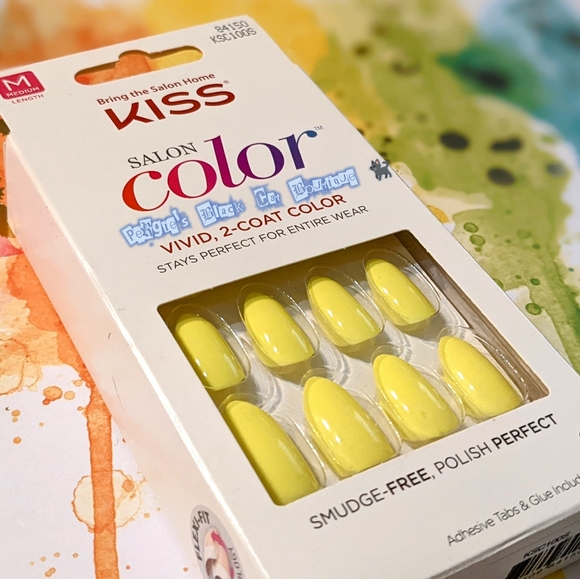 💛 KISS Salon Color Acrylic Nails 💛 - Picture 3 of 13